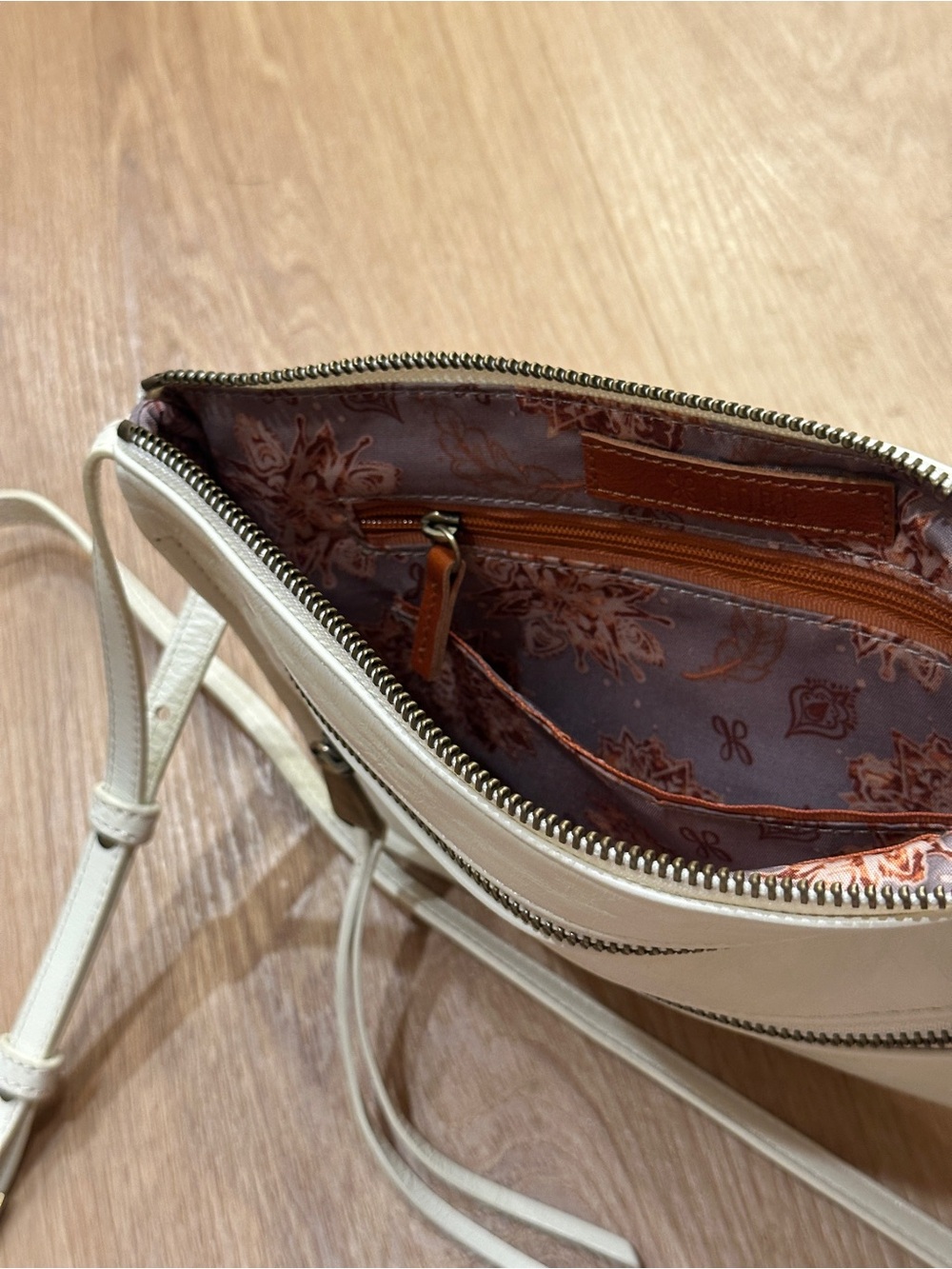 Hobo White Leather Crossbody bag - Picture 4 of 8